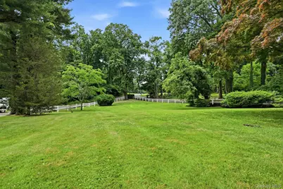 39 Upper Drive, Huntington, NY 11743 - Photo 23