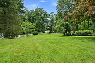 39 Upper Dr, Huntington, NY 11743 - Photo 23
