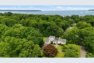 39 Upper Drive, Huntington, NY 11743 - Photo 3