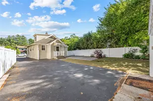 15 Pershing Ave, Locust Valley, NY 11560 - Photo 33