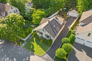 15 Pershing Ave, Locust Valley, NY 11560 - Photo 35