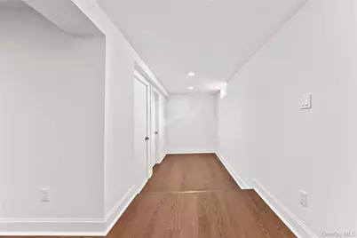 15 Pershing Avenue, Locust Valley, NY 11560 - Photo 27