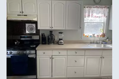 43 2nd Avenue, Central Islip, NY 11722 - Photo 3