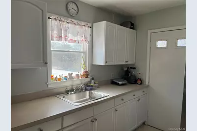 43 2nd Avenue, Central Islip, NY 11722 - Photo 5