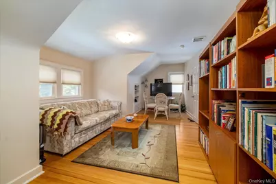 75 Wagg Avenue, Malverne, NY 11565 - Photo 15