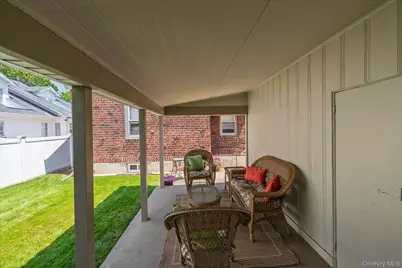 75 Wagg Avenue, Malverne, NY 11565 - Photo 25
