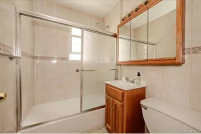 3061 Lasalle Avenue, Bronx, NY 10461 - Photo 23