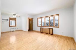 159 Nevada St, Hicksville, NY 11801 - Photo 3