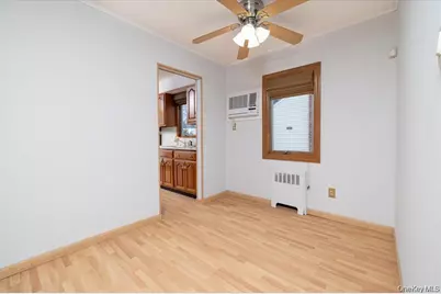 159 Nevada Street, Hicksville, NY 11801 - Photo 5