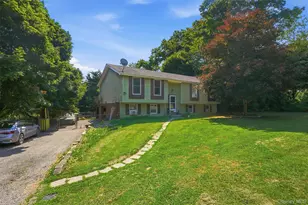4 Riverside Dr, Pine Bush, NY 12566 - Photo 3