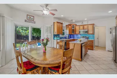 4 Pheasant Court, Riverhead, NY 11901 - Photo 7