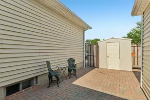 78-14 Langdale St, Floral Park, NY 11040 - Photo 33