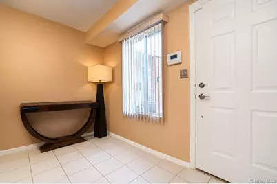 64 Amanda Court, New York, NY 10312 - Photo 5