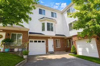 64 Amanda Court, New York, NY 10312 - Photo 3