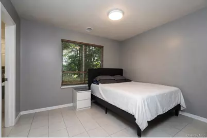 64 Amanda Court, New York, NY 10312 - Photo 9