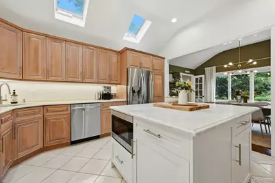 39 E Neck Road, Huntington, NY 11743 - Photo 11