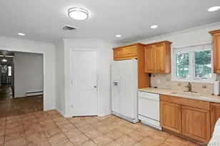305 Nielson St, Dix Hills, NY 11746 - Photo 17