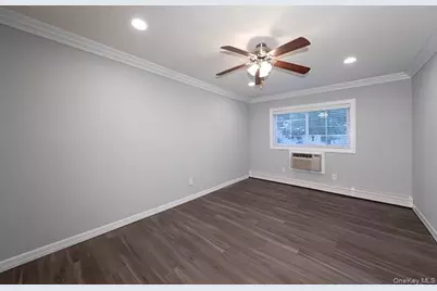 319 Brook Avenue #319-1B, Bay Shore, NY 11706 - Photo 5