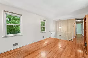 2 Cobblestone Rd, Airmont, NY 10952 - Photo 5