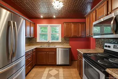 287 Munsell Road, Patchogue, NY 11772 - Photo 5