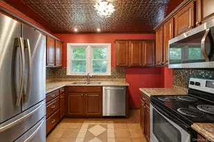 287 Munsell Rd, Patchogue, NY 11772 - Photo 5