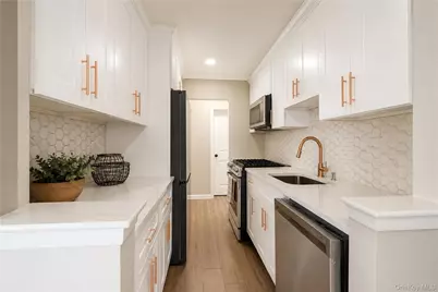 8710 149th Avenue #5L, Ridgewood, NY 11414 - Photo 11