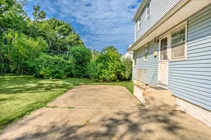 21 Morris Rd, Bethpage, NY 11714 - Photo 35