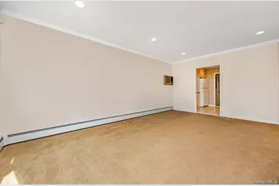 6 Island Street, Plainview, NY 11803 - Photo 7