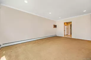 6 Island St, Plainview, NY 11803 - Photo 7