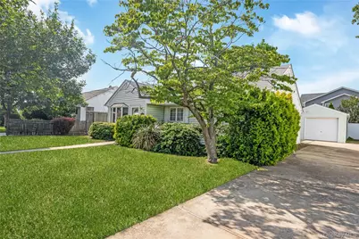 6 Island Street, Plainview, NY 11803 - Photo 3