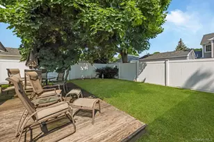 6 Island St, Plainview, NY 11803 - Photo 25