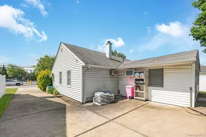 6 Island Street, Plainview, NY 11803 - Photo 21