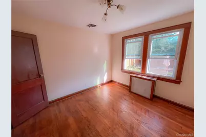 109 L Street, Elmont, NY 11003 - Photo 7