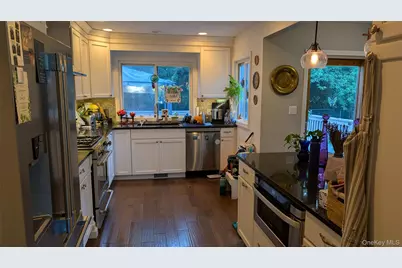 348 W 24th Street, Deer Park, NY 11729 - Photo 11