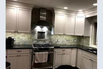 348 W 24th Street, Deer Park, NY 11729 - Photo 5