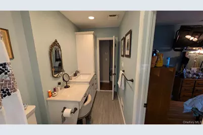 348 W 24th Street, Deer Park, NY 11729 - Photo 23