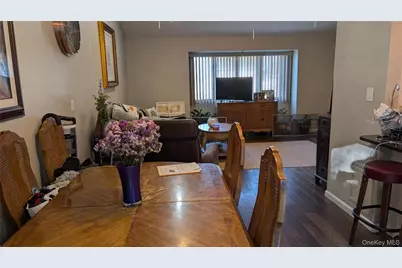 348 W 24th Street, Deer Park, NY 11729 - Photo 19