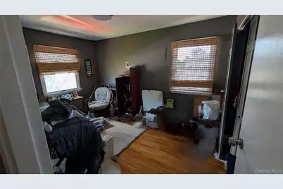 348 W 24th Street, Deer Park, NY 11729 - Photo 25
