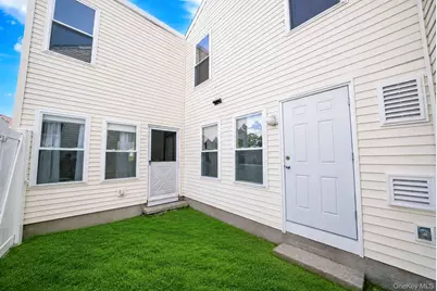 180 Lowndes Avenue #D, Huntington Station, NY 11746 - Photo 5