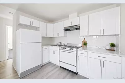 180 Lowndes Avenue #D, Huntington Station, NY 11746 - Photo 9