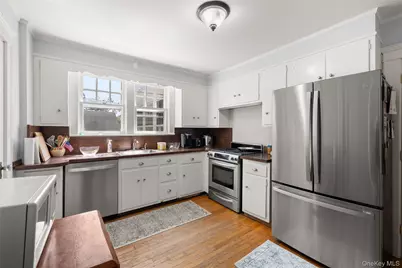 1 S Lakeview Avenue, Brightwaters, NY 11718 - Photo 9