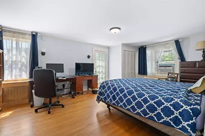 1 S Lakeview Avenue, Brightwaters, NY 11718 - Photo 17