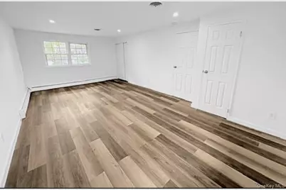 342 Versa Place, Sayville, NY 11782 - Photo 13