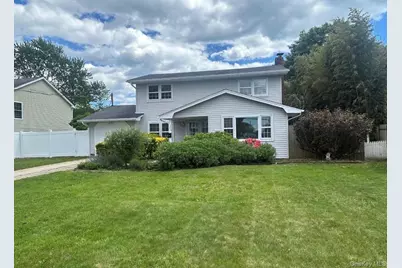 342 Versa Place, Sayville, NY 11782 - Photo 1