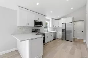 452 Montauk Hwy, East Quogue, NY 11942 - Photo 5
