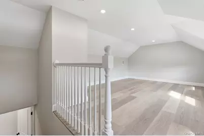 452 Montauk Highway, East Quogue, NY 11942 - Photo 9