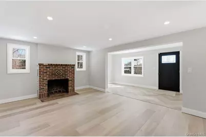 452 Montauk Highway, East Quogue, NY 11942 - Photo 3