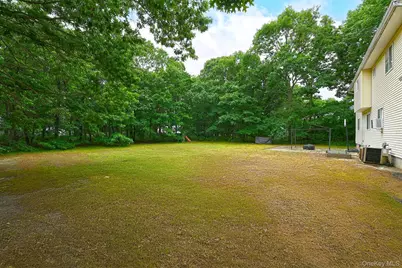 10 Woodbrook Circle, Holtsville, NY 11742 - Photo 29