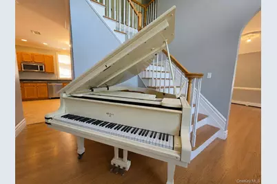 8 Brian Court, Salisbury Mills, NY 12577 - Photo 5