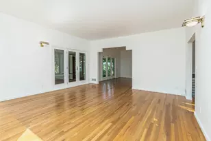 3 West Dr, Manhasset, NY 11030 - Photo 9